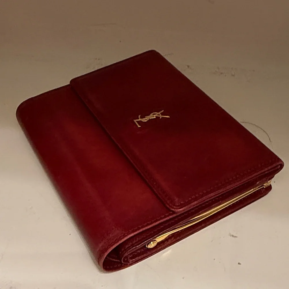 YSL Red Leather kiss lock Clutch - Picture 2 of 6